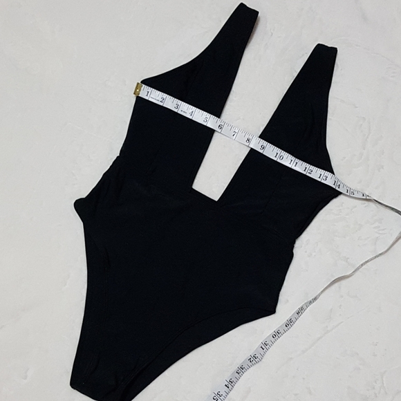 BLACK LOW CUT HIGH LEG ONE PIECE SWIMSUIT - Picture 5 of 7